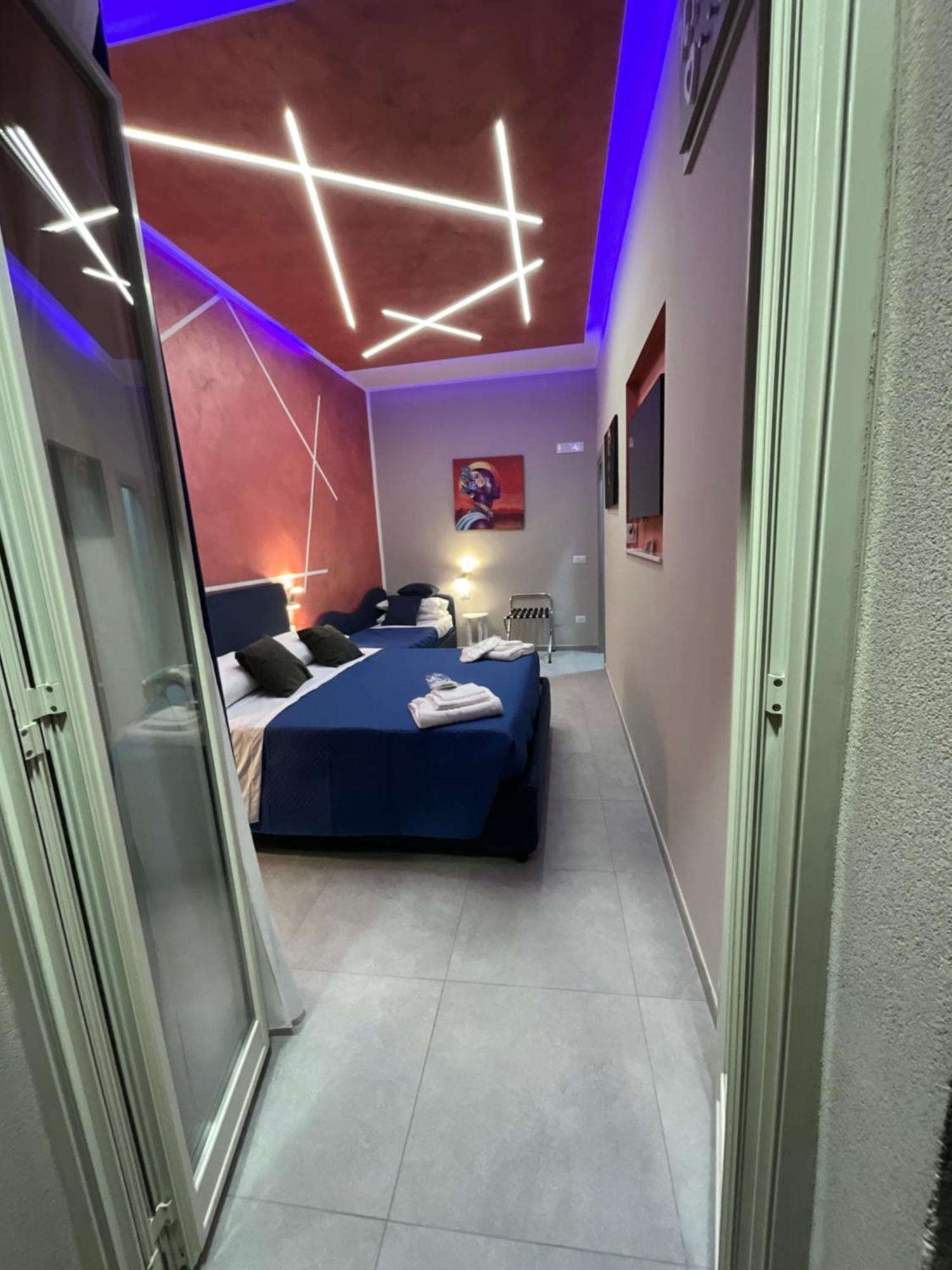 B&B Piccololucio2 Napels Buitenkant foto