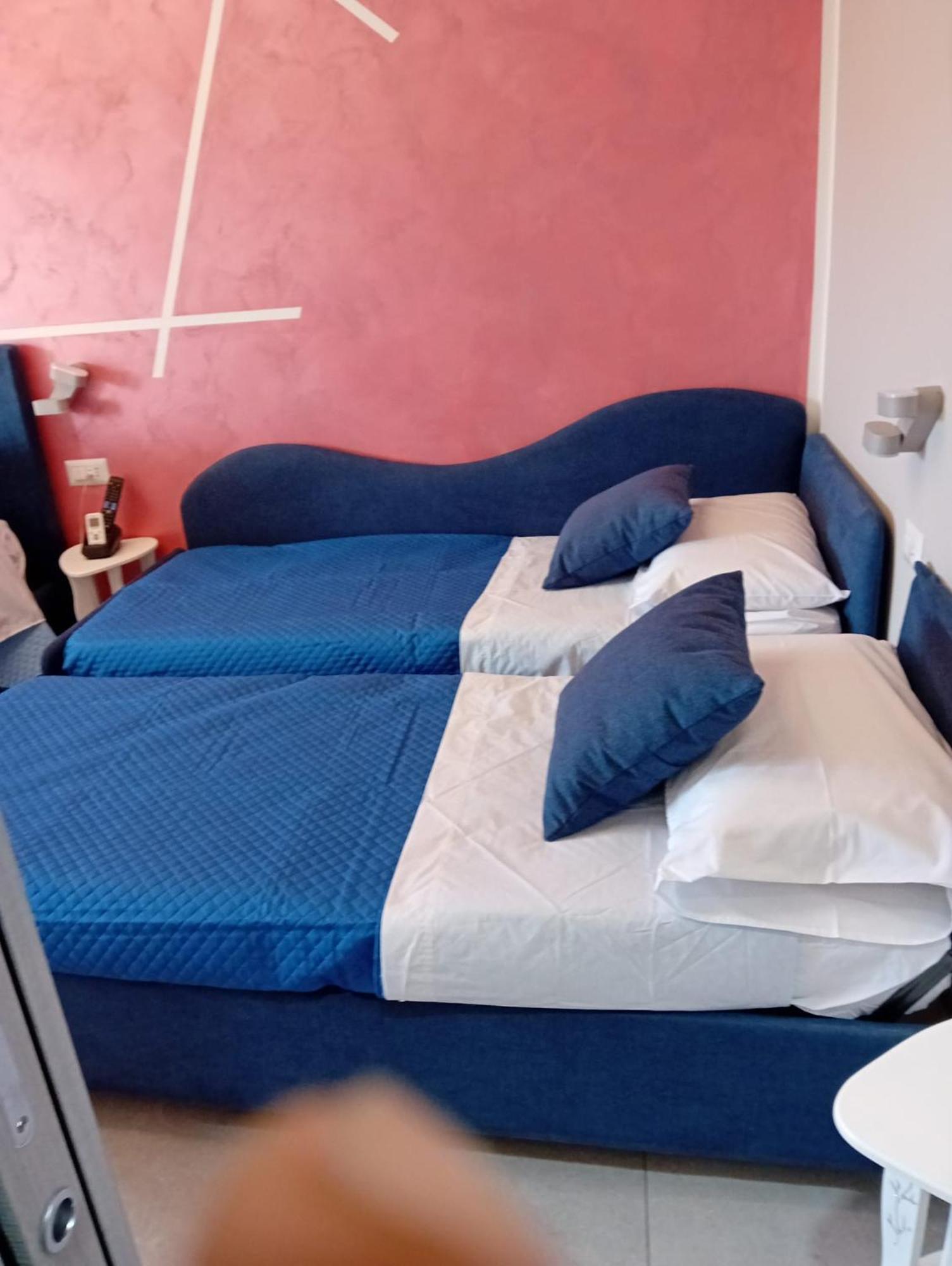 B&B Piccololucio2 Napels Buitenkant foto